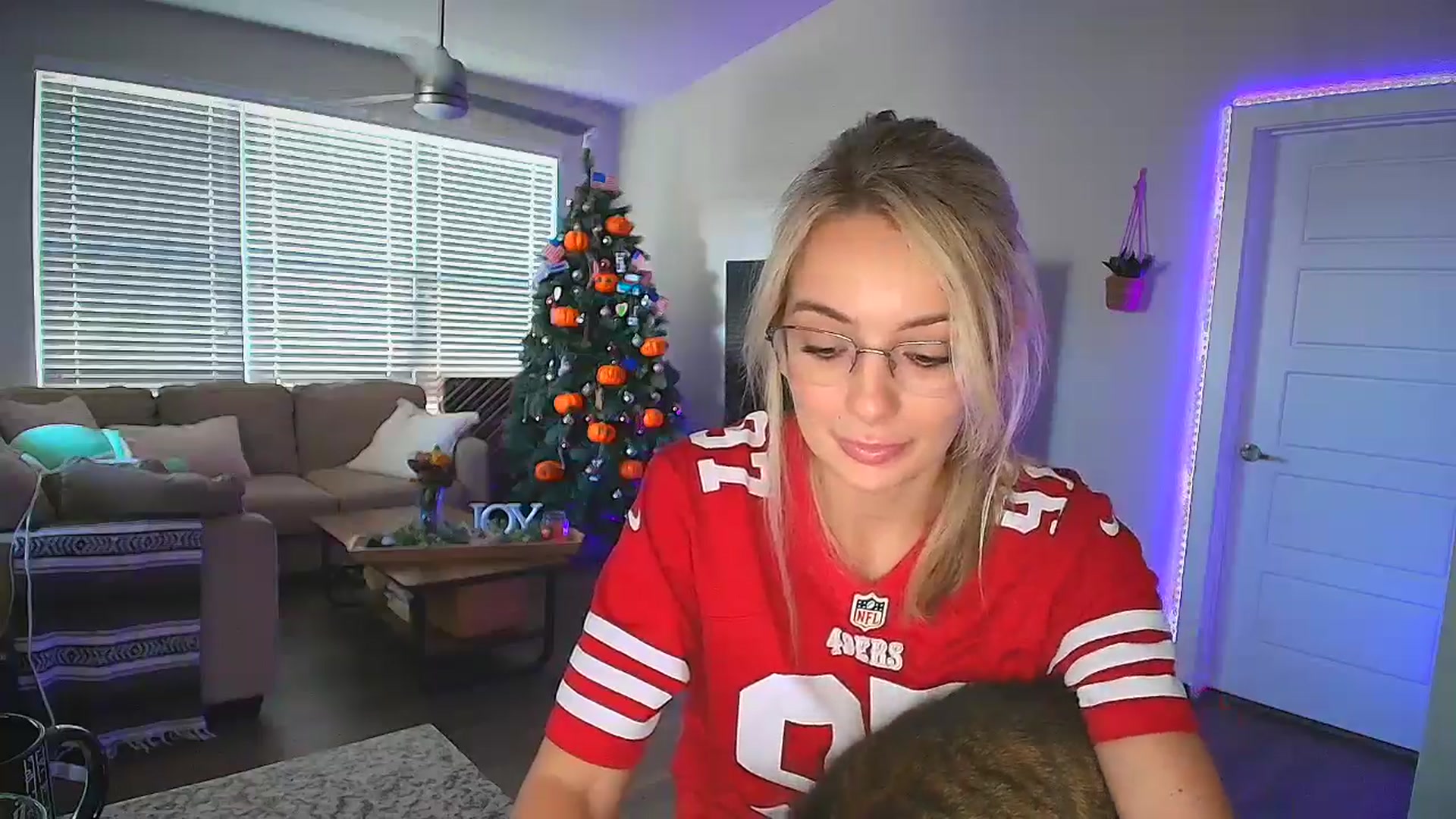 Gallery image thumbnail from Sammy_gray's myfreecams stream on, 10/11/2024, 24:08 image 9 of 20