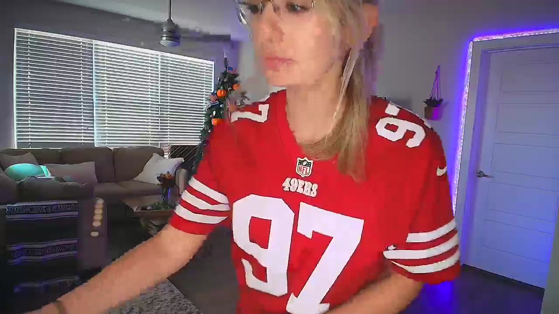 Gallery image thumbnail from Sammy_gray's myfreecams stream on, 10/11/2024, 24:08 image 19 of 20