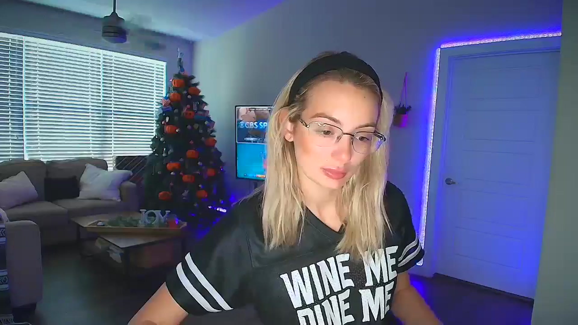 Gallery image thumbnail from Sammy_gray's myfreecams stream on, 10/13/2024, 23:34 image 2 of 20