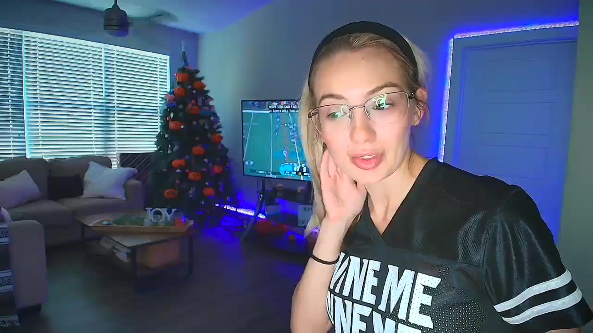 Gallery image thumbnail from Sammy_gray's myfreecams stream on, 10/13/2024, 23:34 image 19 of 20