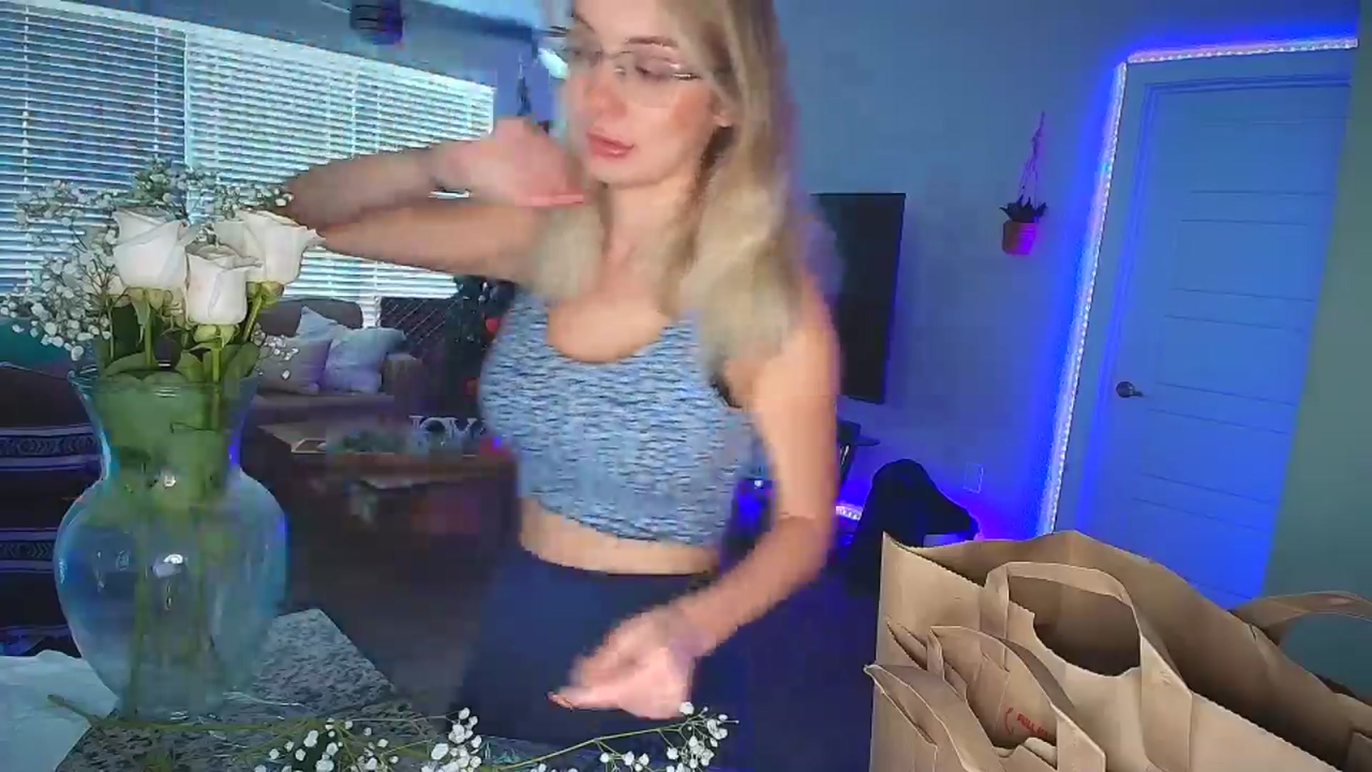 Gallery image thumbnail from Sammy_gray's myfreecams stream on, 10/14/2024, 22:56 image 18 of 20