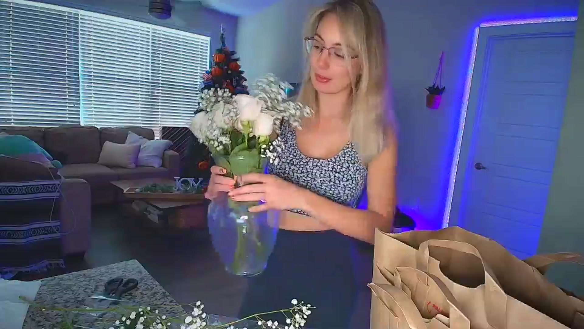 Gallery image thumbnail from Sammy_gray's myfreecams stream on, 10/14/2024, 22:56 image 19 of 20