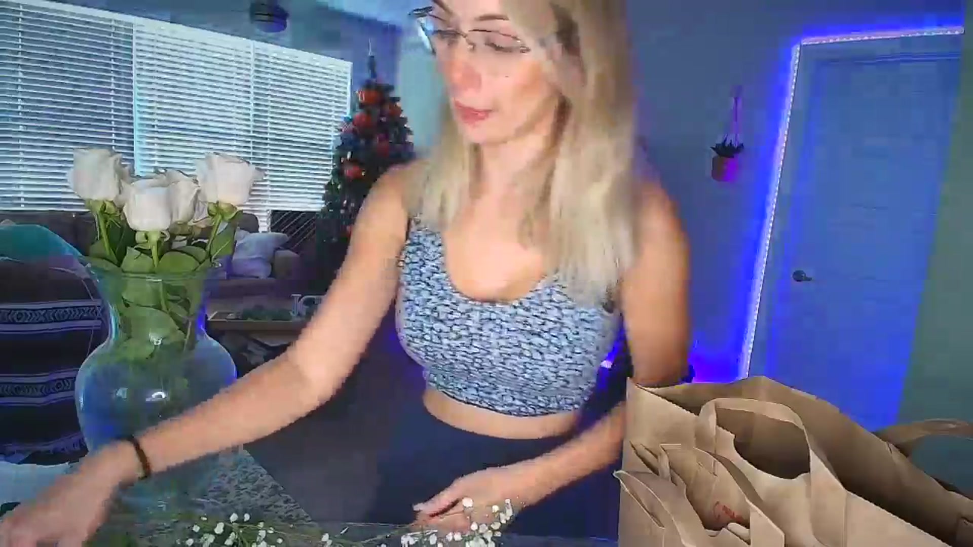 Gallery image thumbnail from Sammy_gray's myfreecams stream on, 10/14/2024, 22:56 image 16 of 20