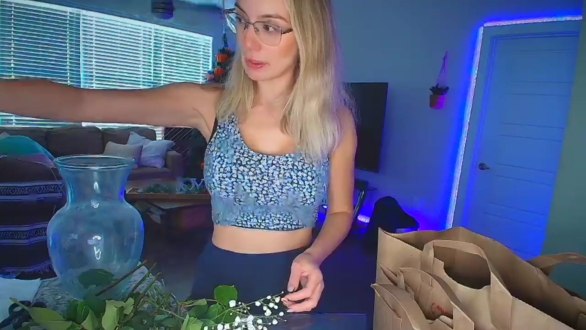 Gallery image thumbnail from Sammy_gray's myfreecams stream on, 10/14/2024, 22:56 image 13 of 20