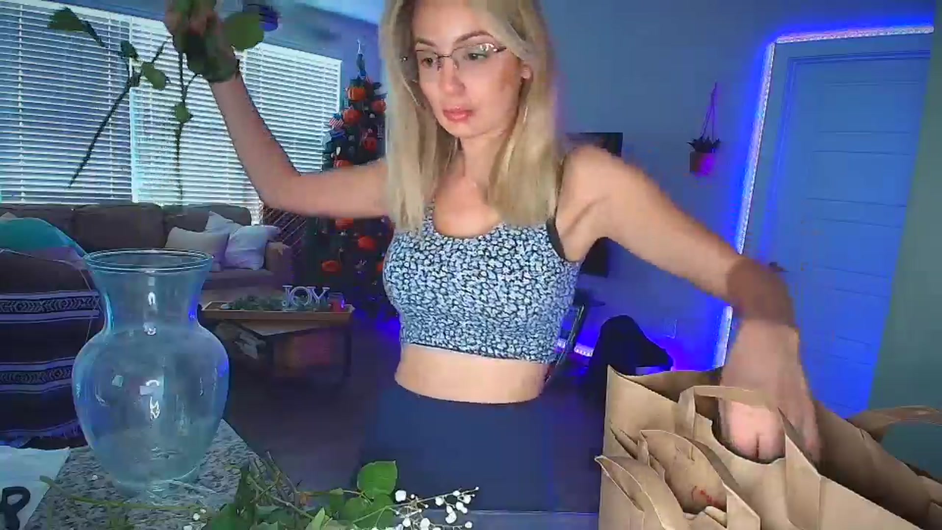 Gallery image thumbnail from Sammy_gray's myfreecams stream on, 10/14/2024, 22:56 image 15 of 20