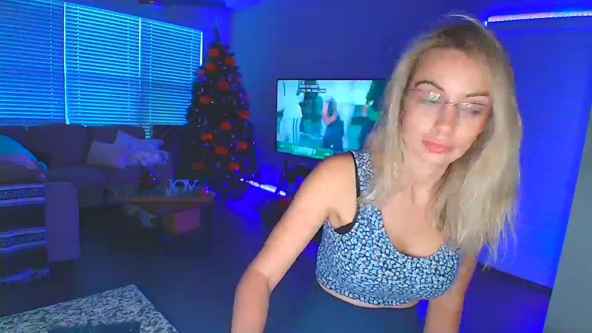Gallery image thumbnail from Sammy_gray's myfreecams stream on, 10/15/2024, 01:37 image 5 of 20
