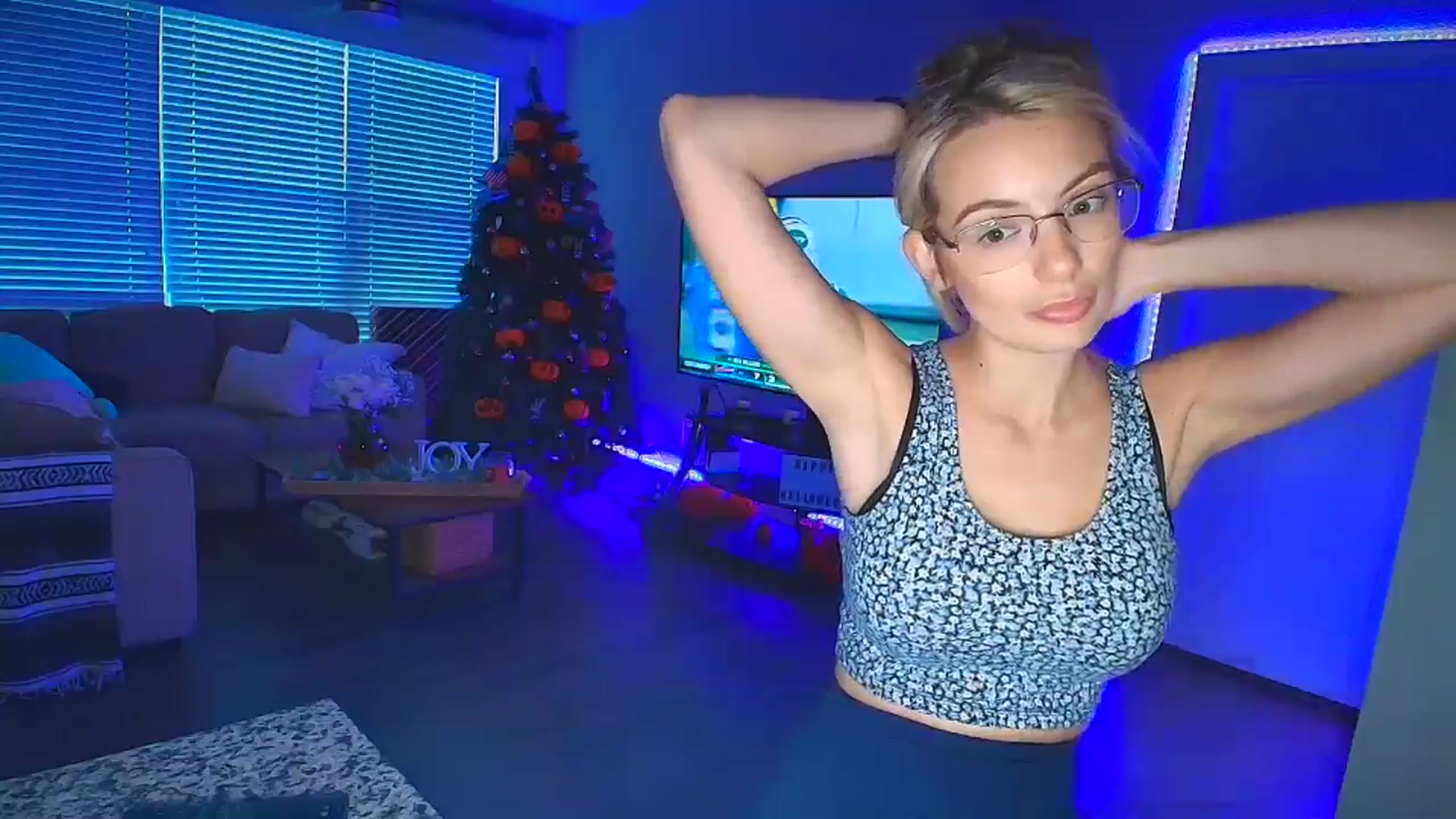 Gallery image thumbnail from Sammy_gray's myfreecams stream on, 10/15/2024, 01:37 image 4 of 20