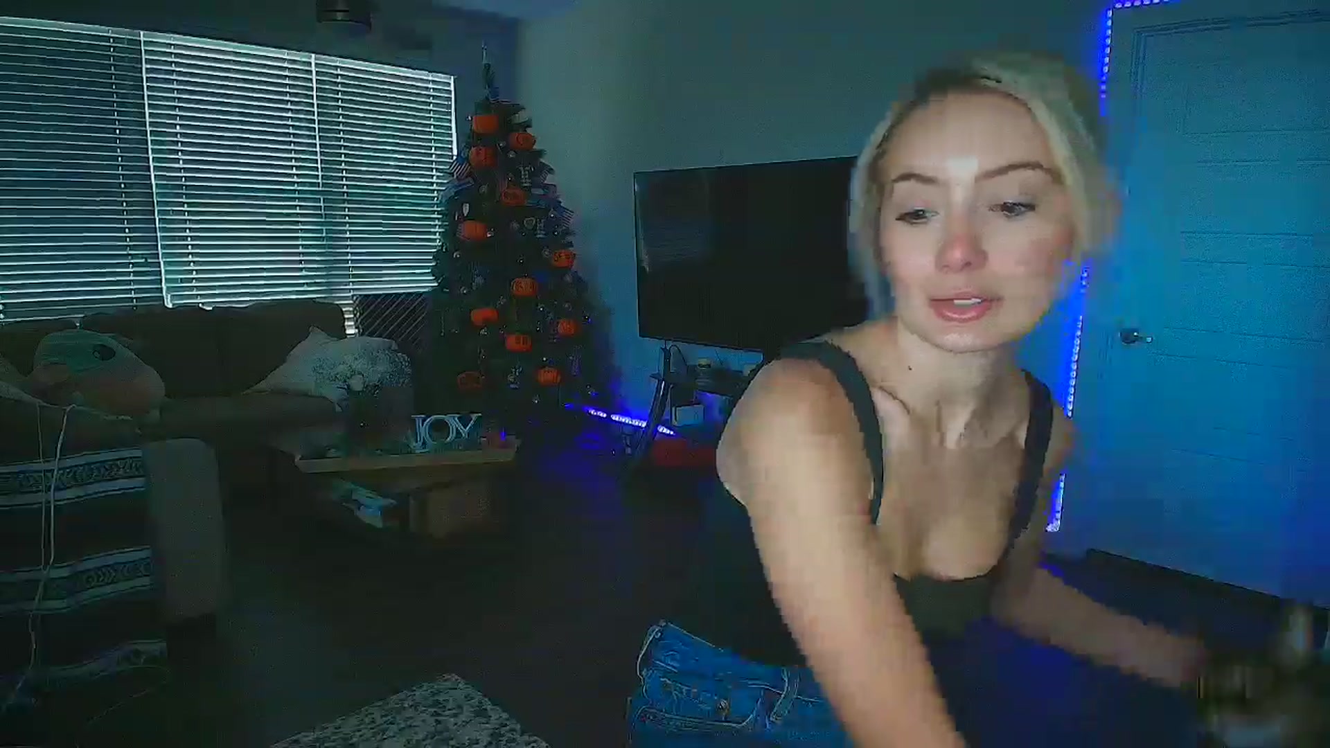 Gallery image thumbnail from Sammy_gray's myfreecams stream on, 10/15/2024, 22:25 image 2 of 20