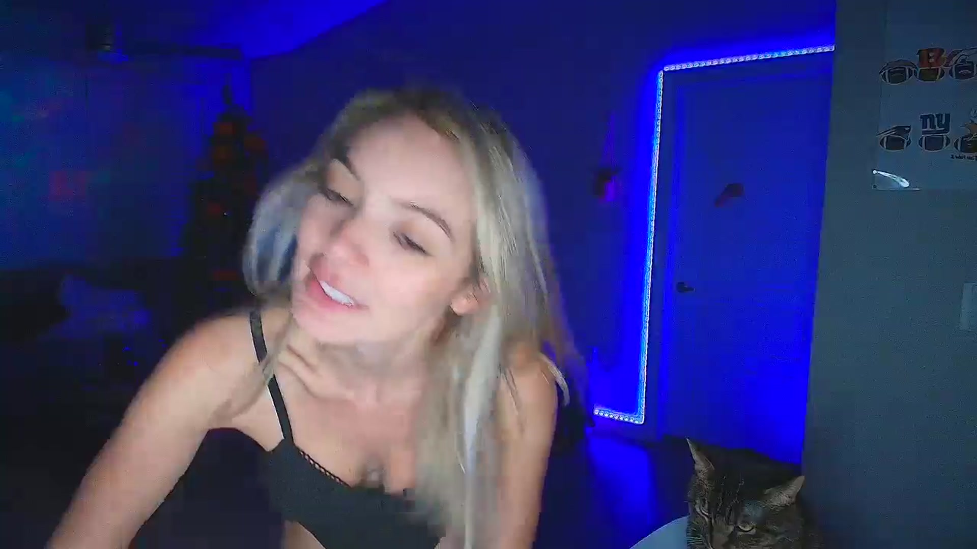 Gallery image thumbnail from Sammy_gray's myfreecams stream on, 10/17/2024, 05:14 image 19 of 20