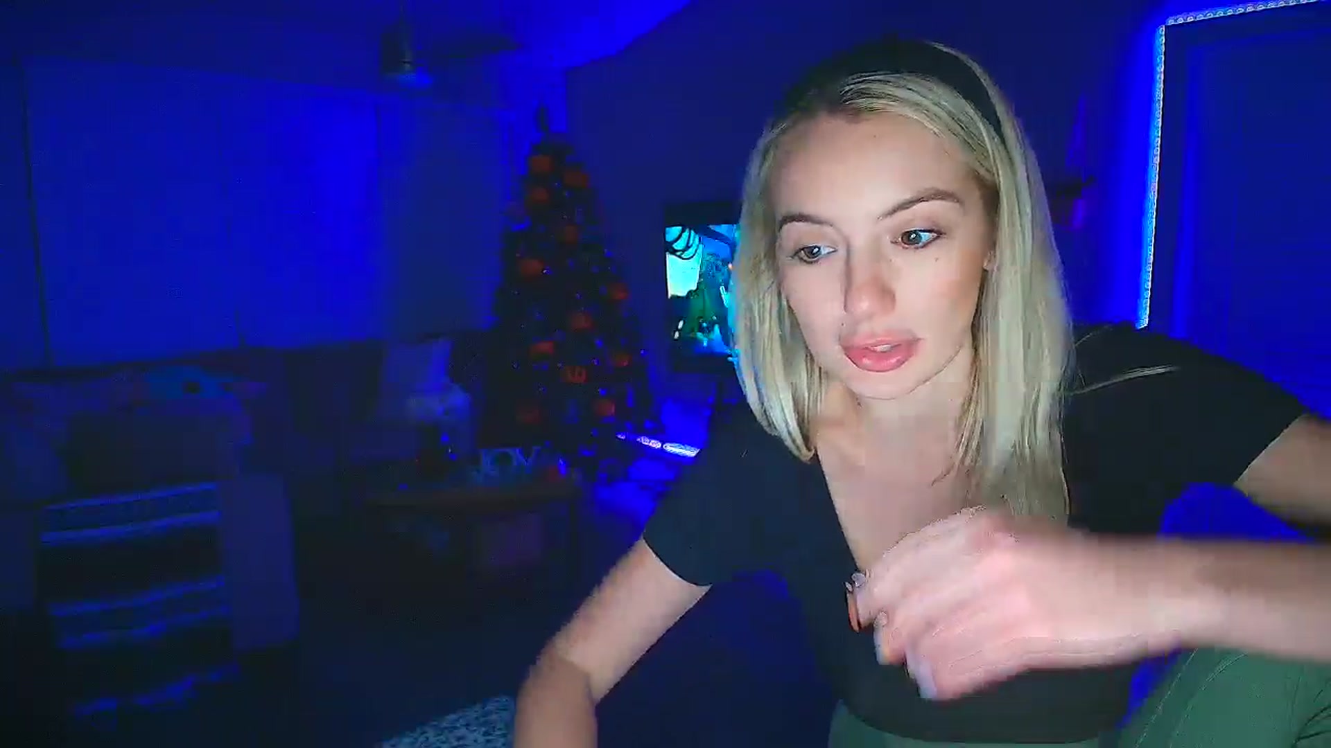 Gallery image thumbnail from Sammy_gray's myfreecams stream on, 10/18/2024, 01:46 image 5 of 20