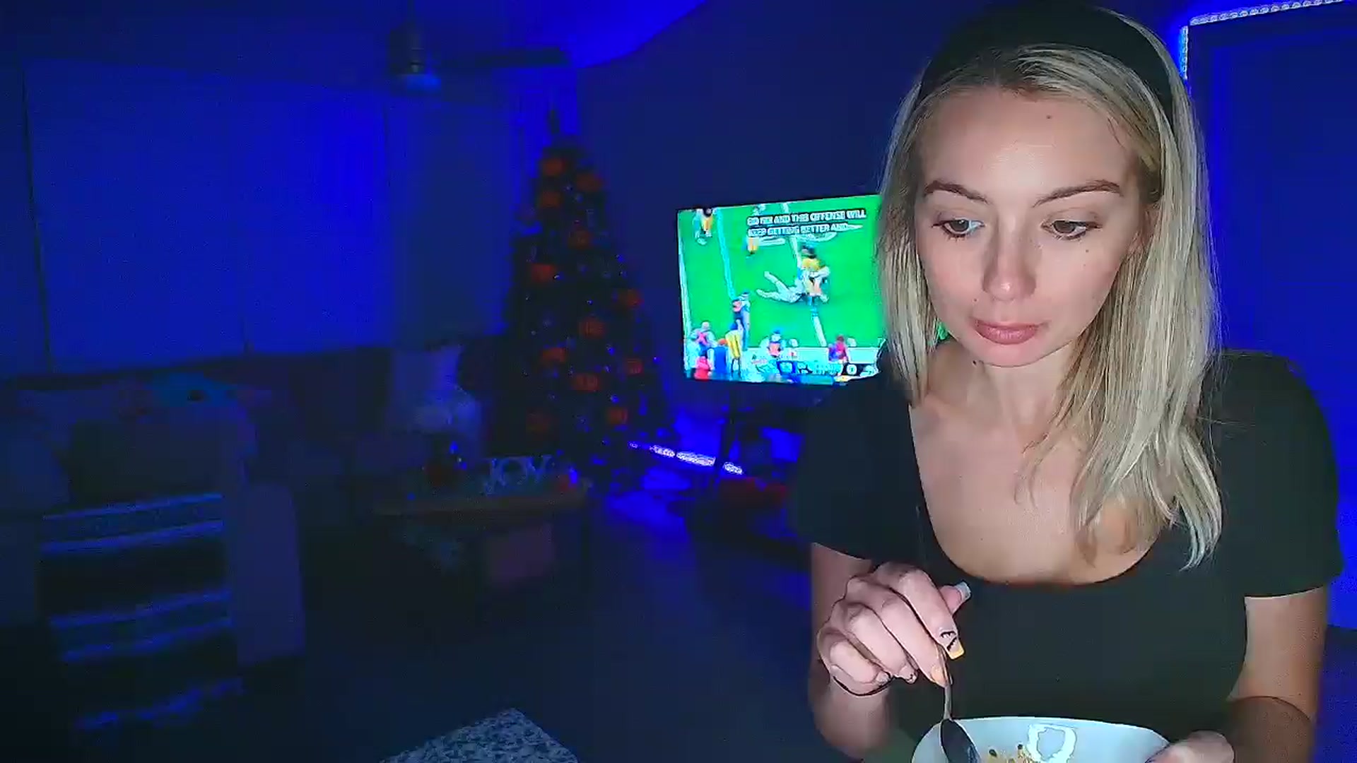 Gallery image thumbnail from Sammy_gray's myfreecams stream on, 10/18/2024, 01:46 image 4 of 20