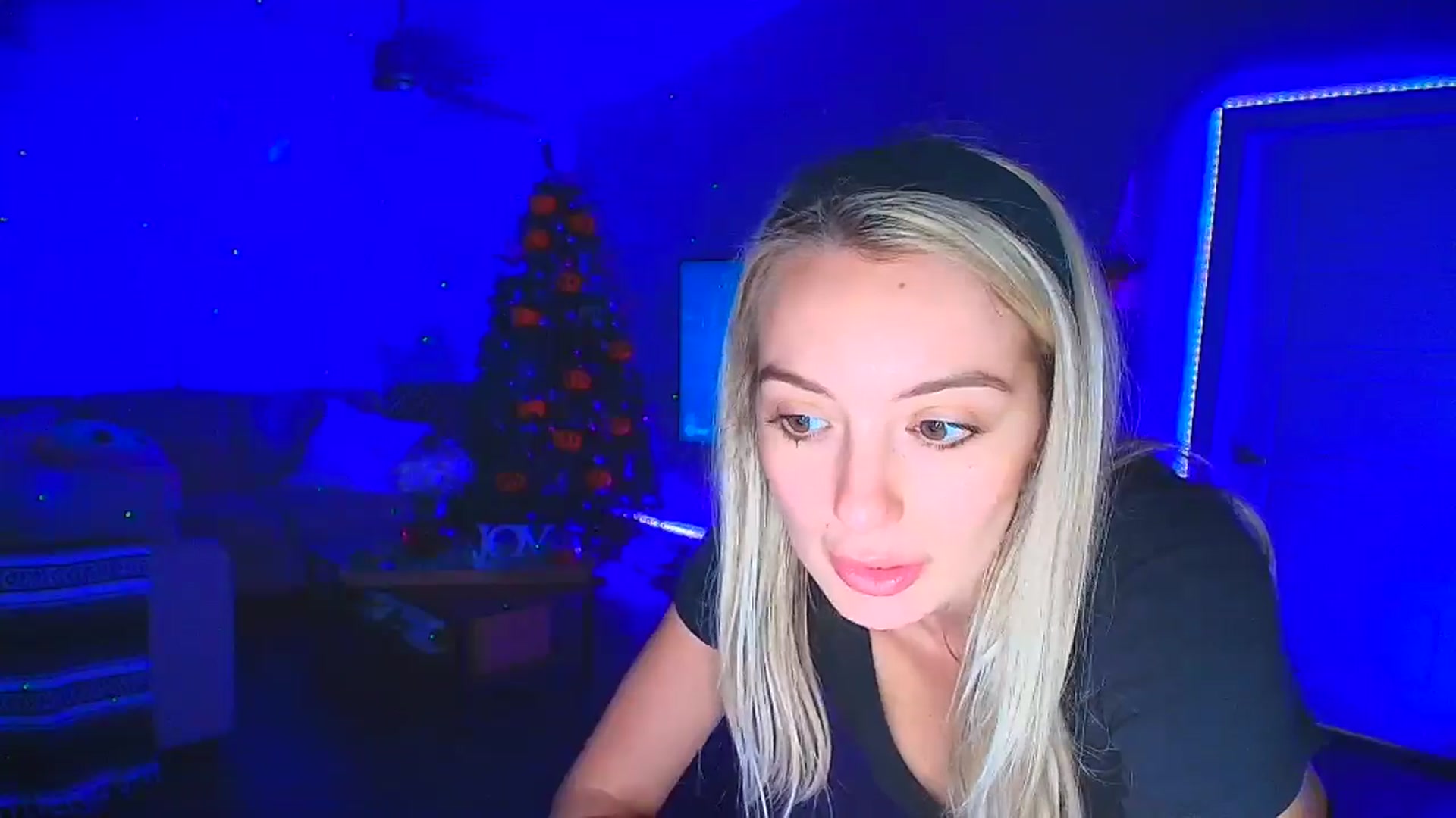 Gallery image thumbnail from Sammy_gray's myfreecams stream on, 10/18/2024, 05:14 image 2 of 20