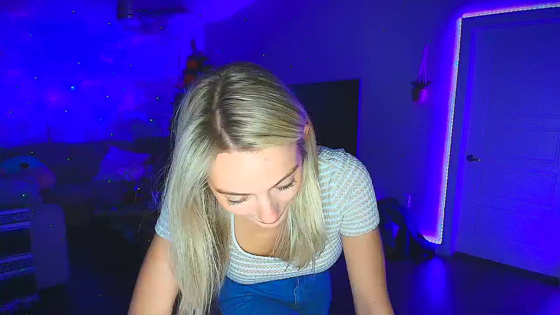 Gallery image thumbnail from Sammy_gray's myfreecams stream on, 10/19/2024, 02:58 image 9 of 20