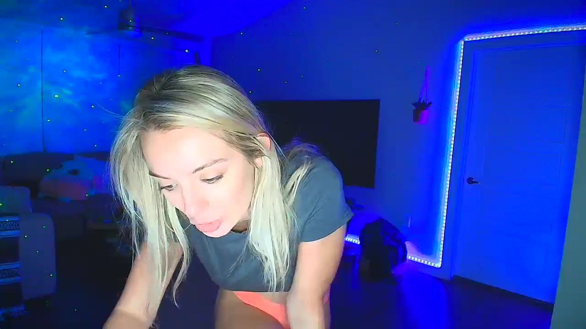 Gallery image thumbnail from Sammy_gray's myfreecams stream on, 10/20/2024, 05:52 image 4 of 20