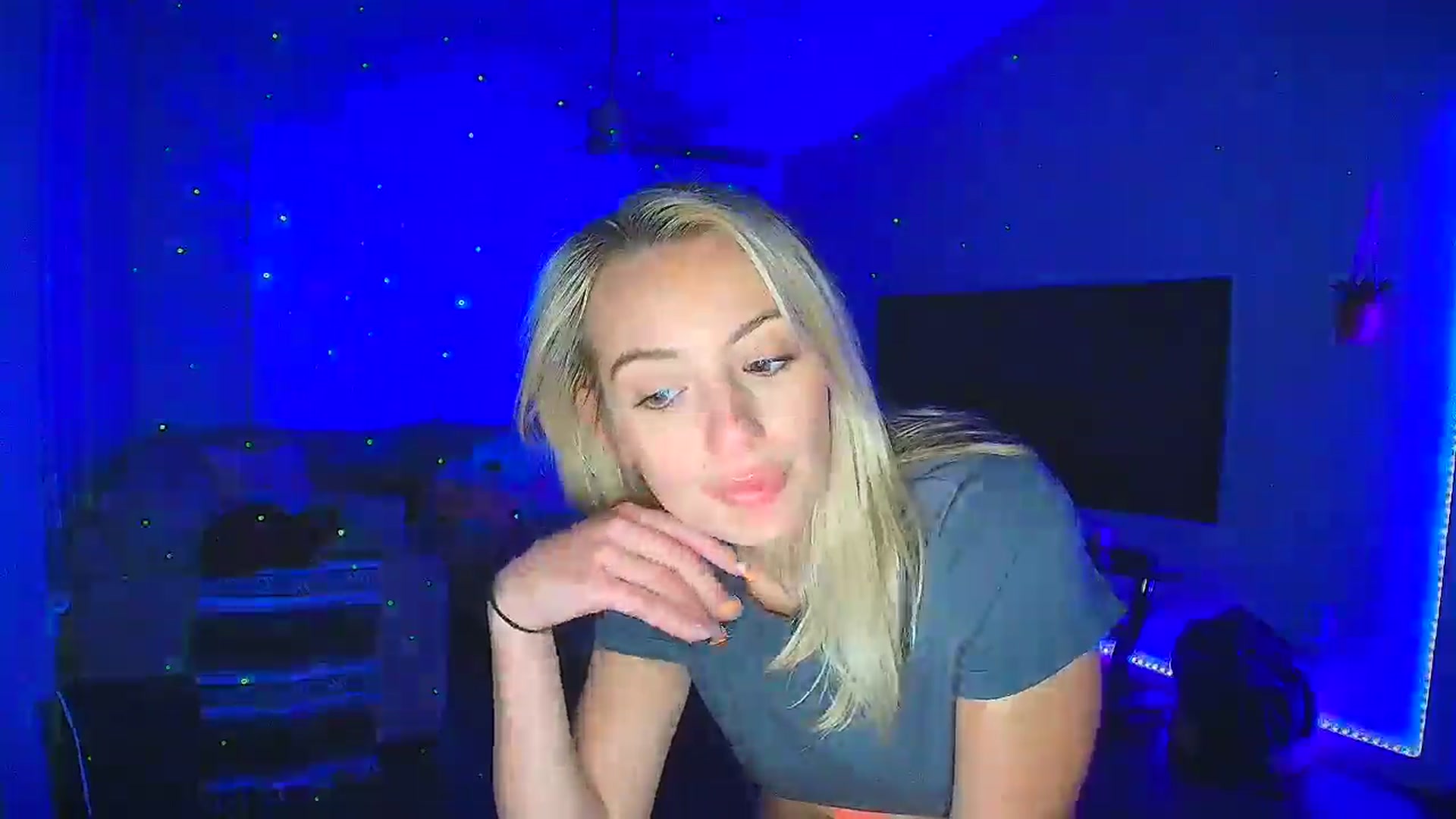 Gallery image thumbnail from Sammy_gray's myfreecams stream on, 10/20/2024, 06:24 image 2 of 20