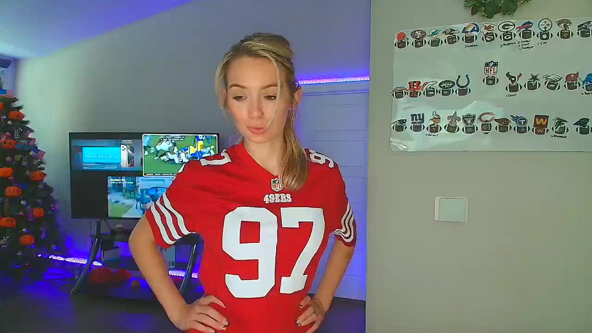 Gallery image thumbnail from Sammy_gray's myfreecams stream on, 10/20/2024, 23:32 image 10 of 20