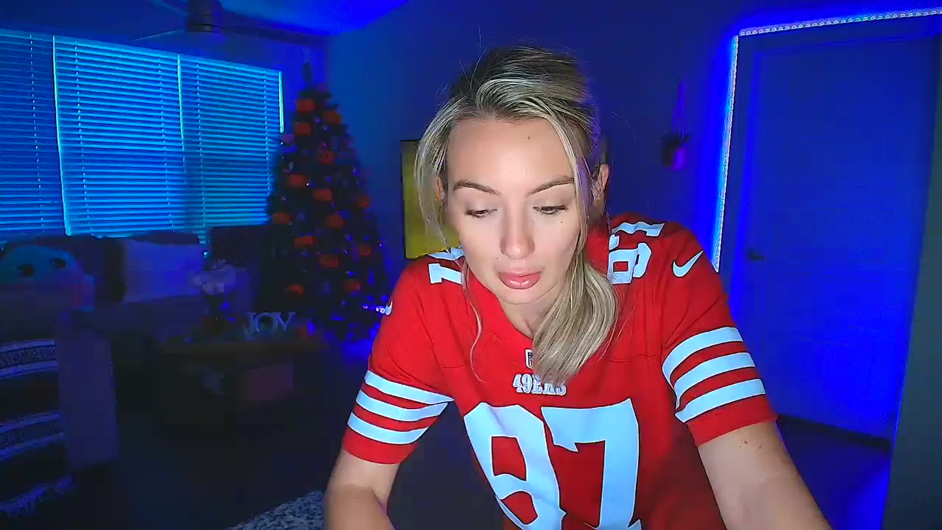 Gallery image thumbnail from Sammy_gray's myfreecams stream on, 10/21/2024, 01:12 image 13 of 20