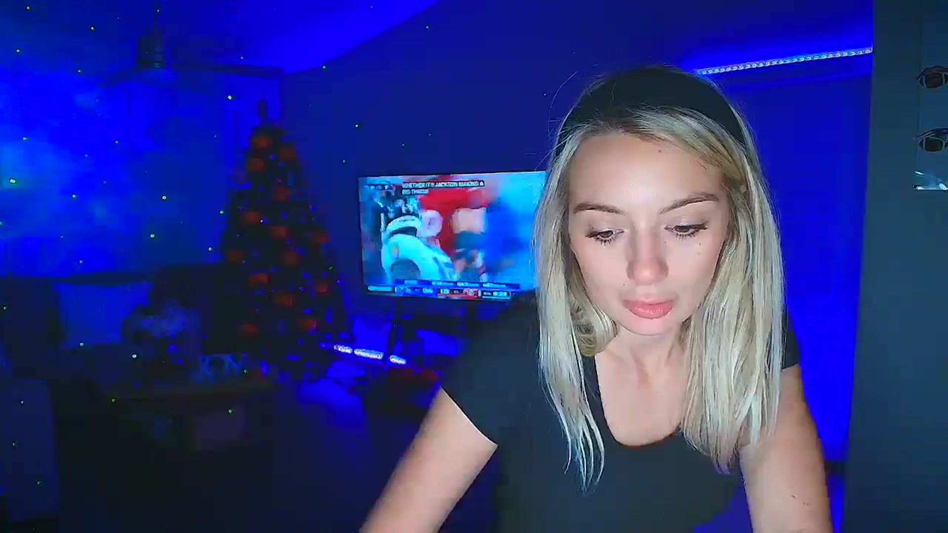Gallery image thumbnail from Sammy_gray's myfreecams stream on, 10/22/2024, 02:51 image 16 of 20