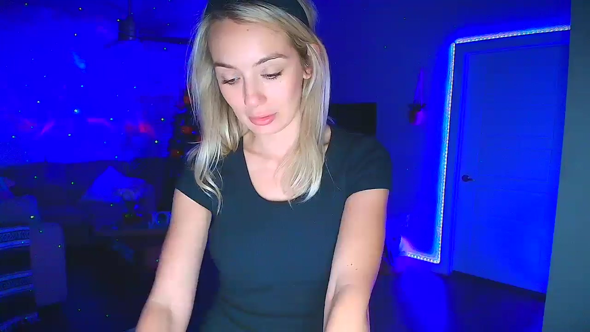 Gallery image thumbnail from Sammy_gray's myfreecams stream on, 10/22/2024, 04:23 image 2 of 20