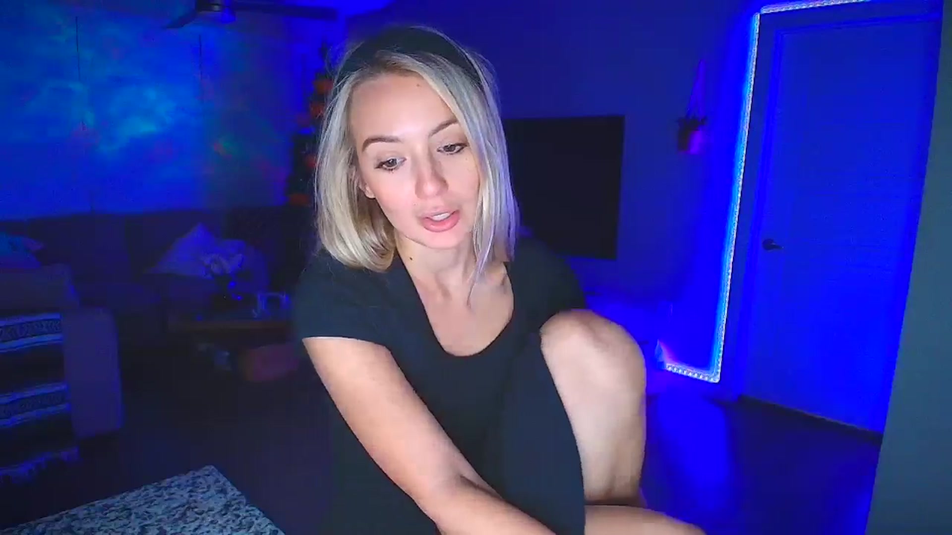 Gallery image thumbnail from Sammy_gray's myfreecams stream on, 10/22/2024, 06:52 image 6 of 20