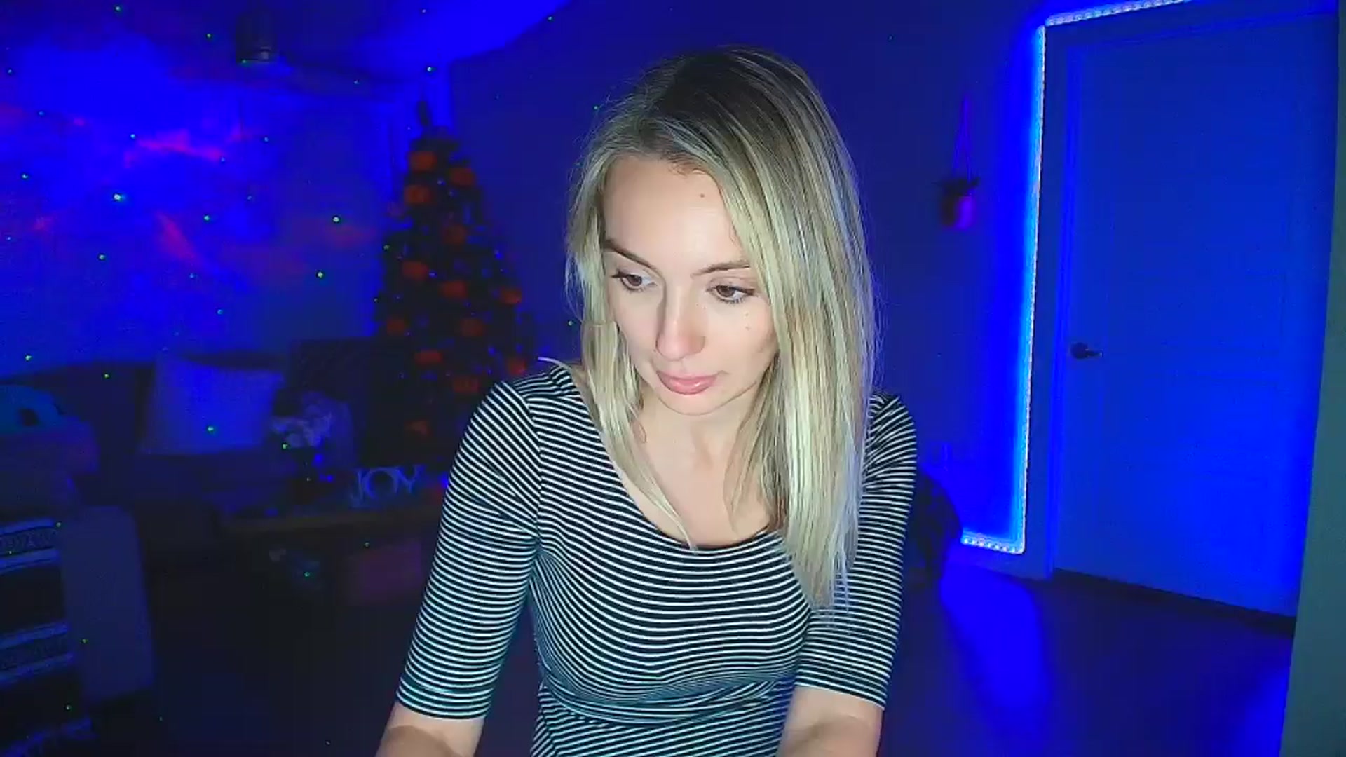 Gallery image thumbnail from Sammy_gray's myfreecams stream on, 10/23/2024, 03:31 image 20 of 20