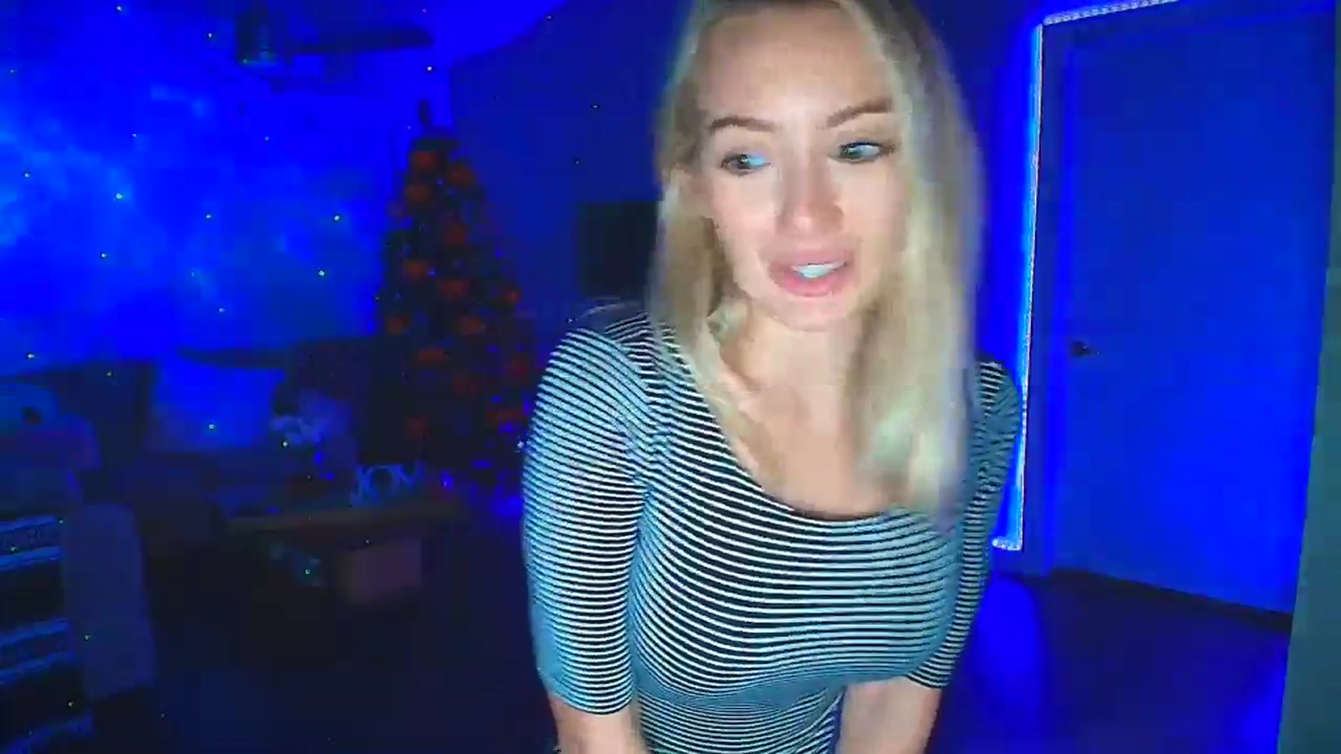 Gallery image thumbnail from Sammy_gray's myfreecams stream on, 10/23/2024, 03:31 image 13 of 20