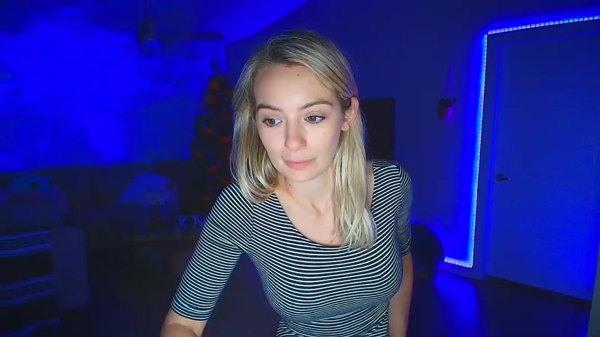 Gallery image thumbnail from Sammy_gray's myfreecams stream on, 10/23/2024, 05:58 image 6 of 20