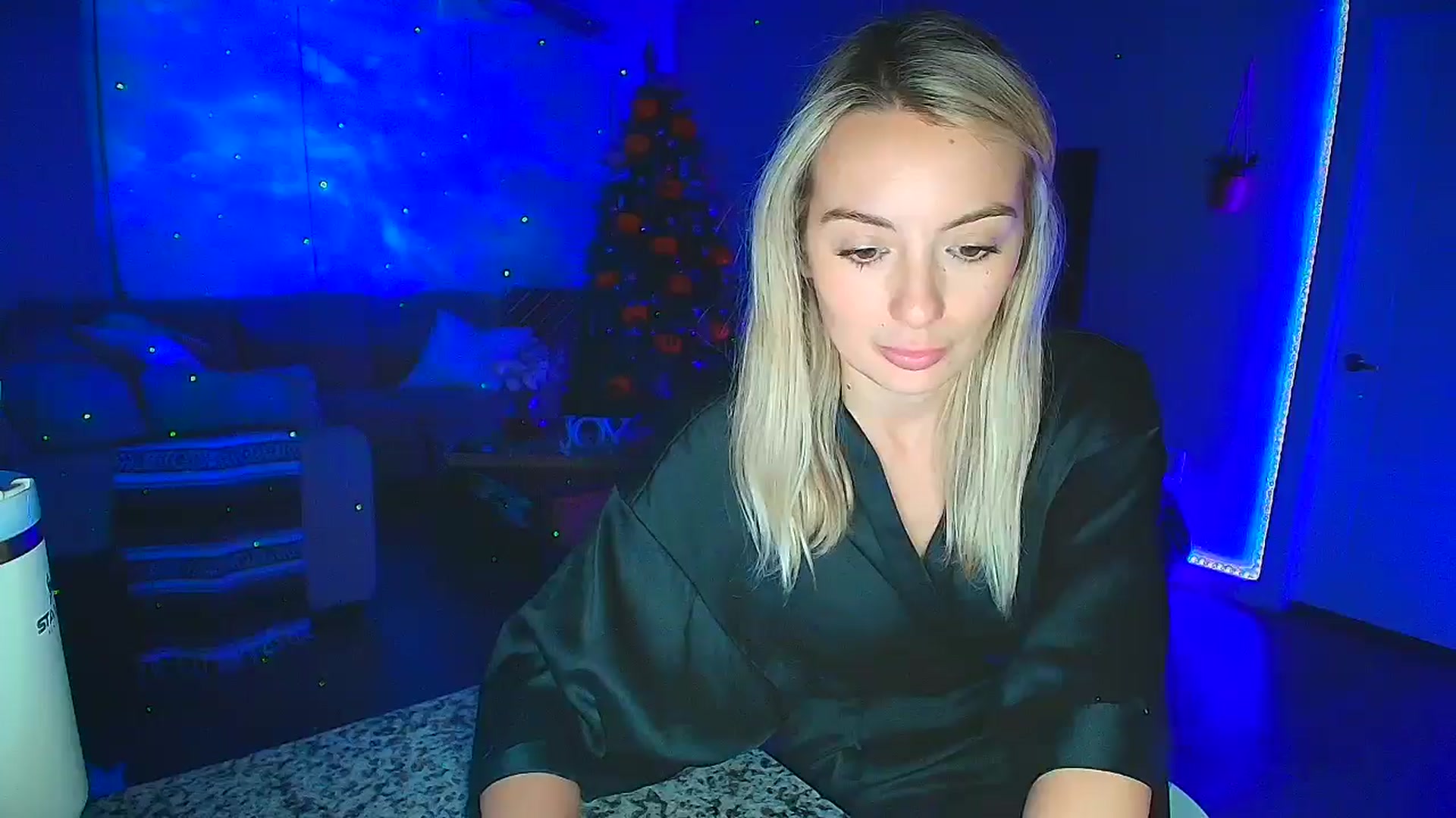 Gallery image thumbnail from Sammy_gray's myfreecams stream on, 10/24/2024, 04:44 image 7 of 20