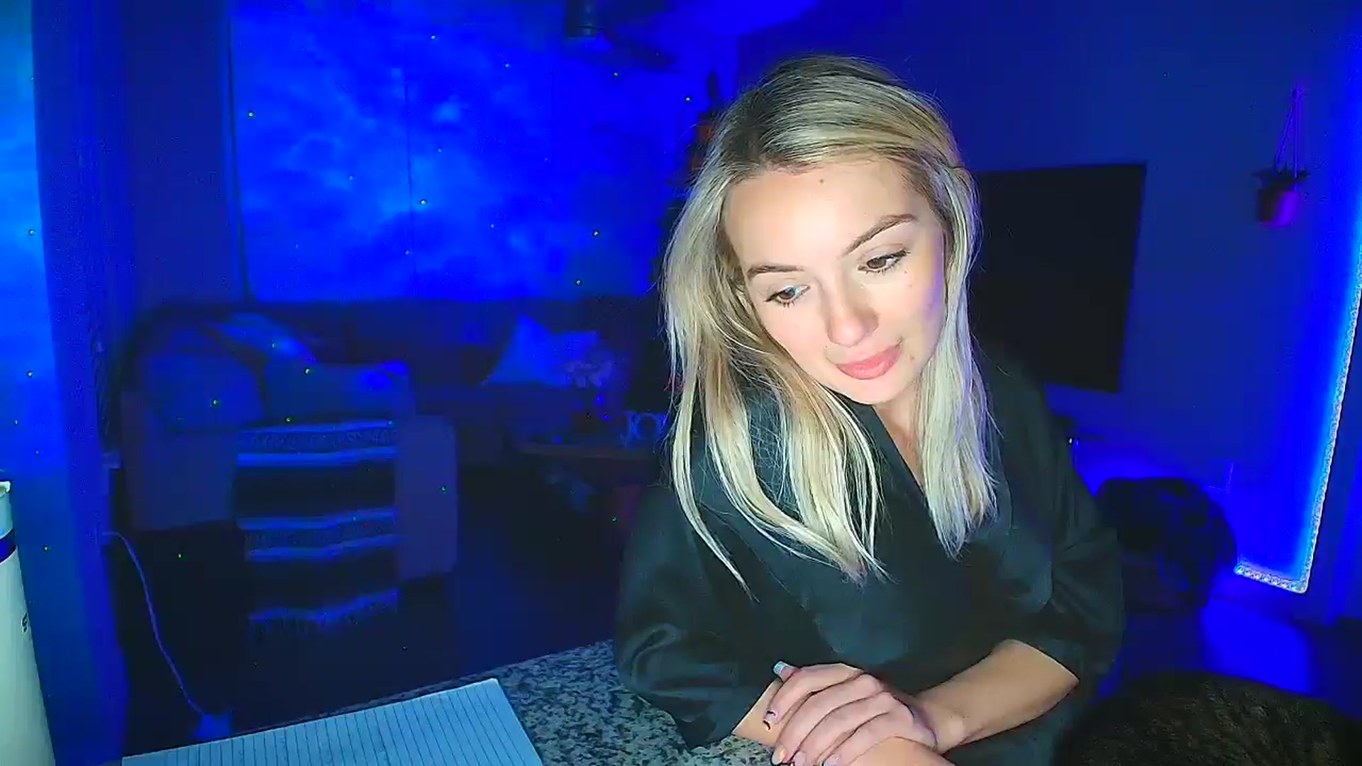 Gallery image thumbnail from Sammy_gray's myfreecams stream on, 10/24/2024, 04:44 image 16 of 20