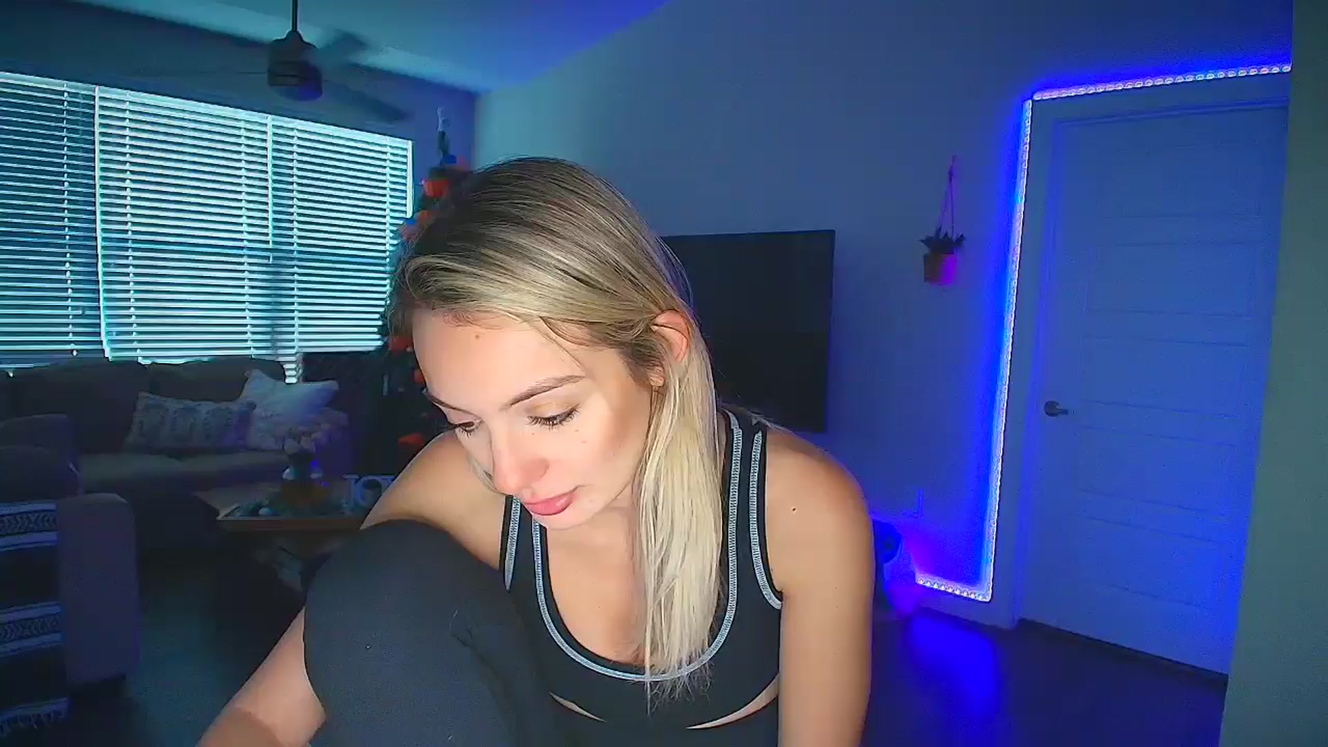 Gallery image thumbnail from Sammy_gray's myfreecams stream on, 10/24/2024, 22:54 image 4 of 20