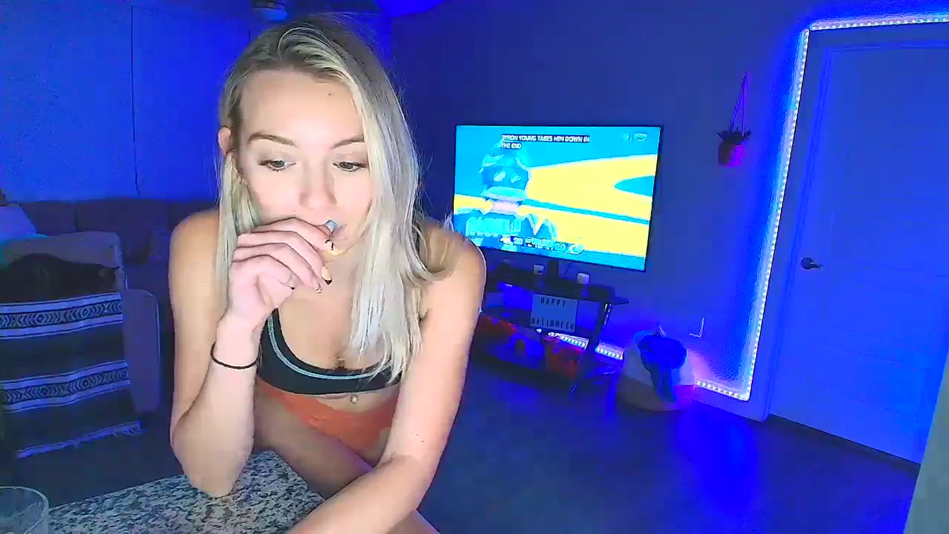 Gallery image thumbnail from Sammy_gray's myfreecams stream on, 10/25/2024, 03:16 image 17 of 20