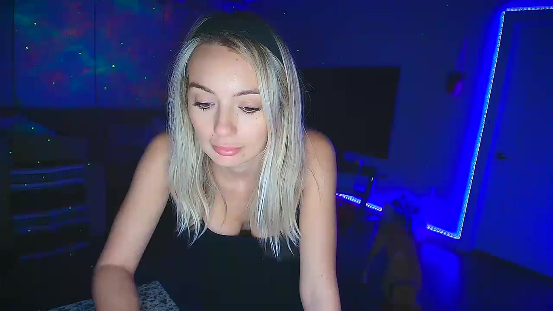 Gallery image thumbnail from Sammy_gray's myfreecams stream on, 10/26/2024, 01:53 image 11 of 20