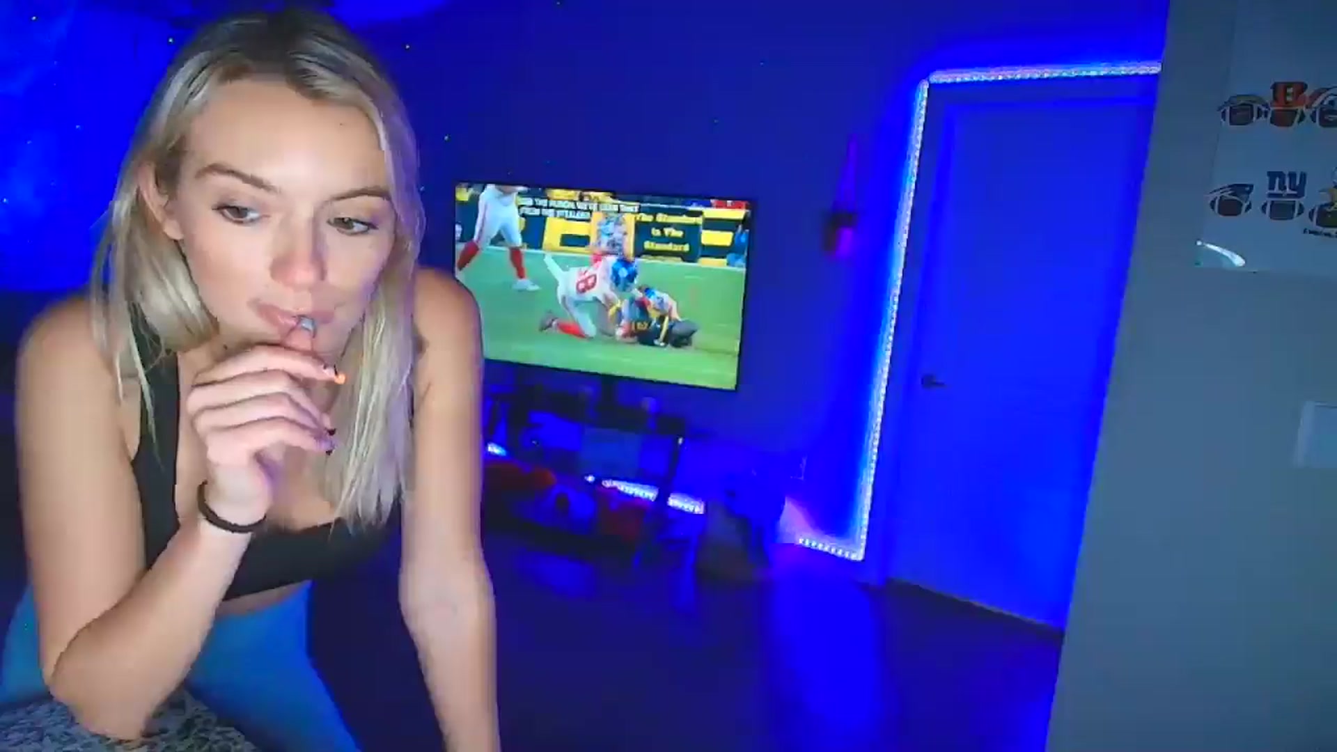 Gallery image thumbnail from Sammy_gray's myfreecams stream on, 10/29/2024, 03:11 image 16 of 20