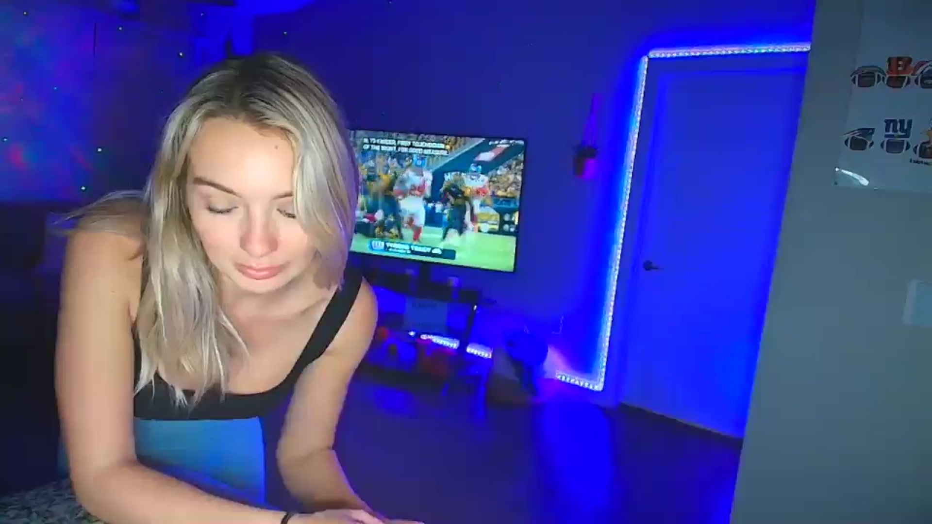 Gallery image thumbnail from Sammy_gray's myfreecams stream on, 10/29/2024, 03:11 image 5 of 20