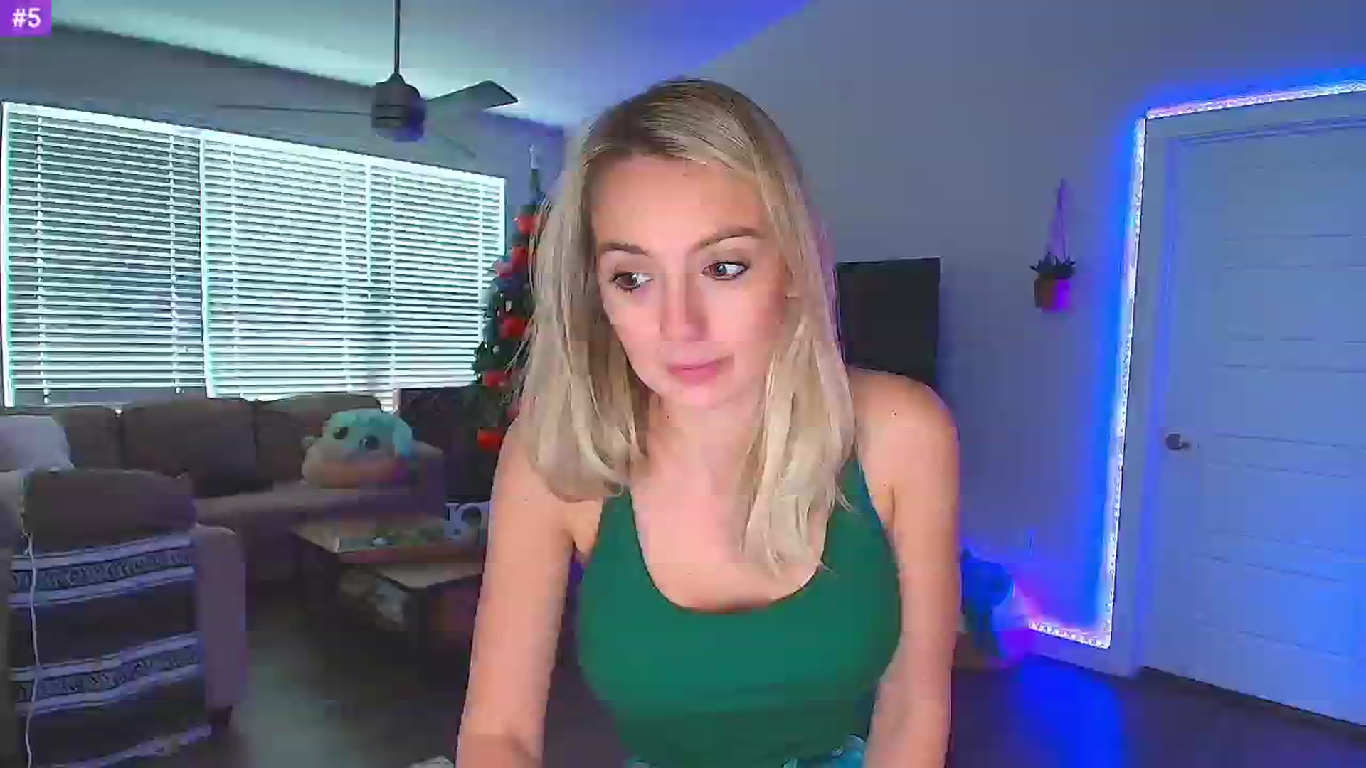 Gallery image thumbnail from Sammy_gray's myfreecams stream on, 10/30/2024, 23:28 image 16 of 20