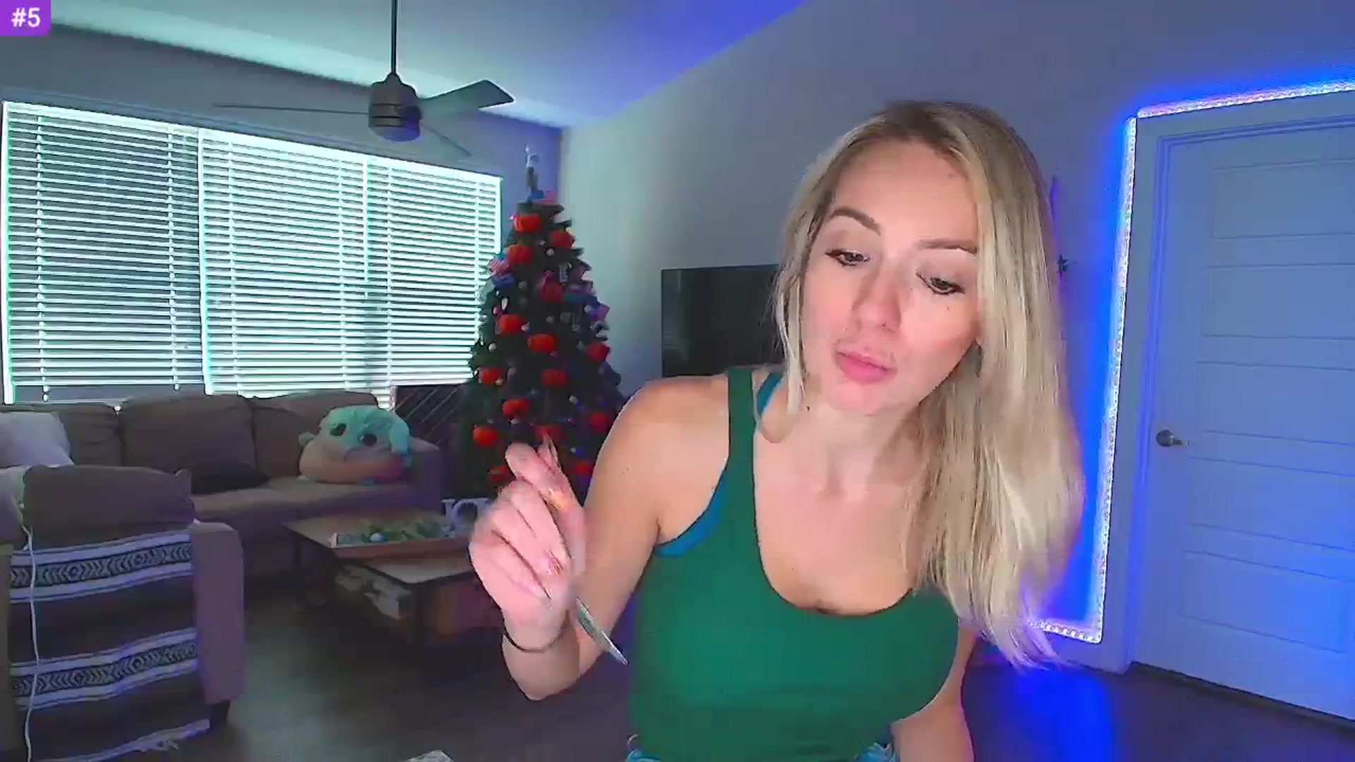 Gallery image thumbnail from Sammy_gray's myfreecams stream on, 10/30/2024, 23:28 image 19 of 20