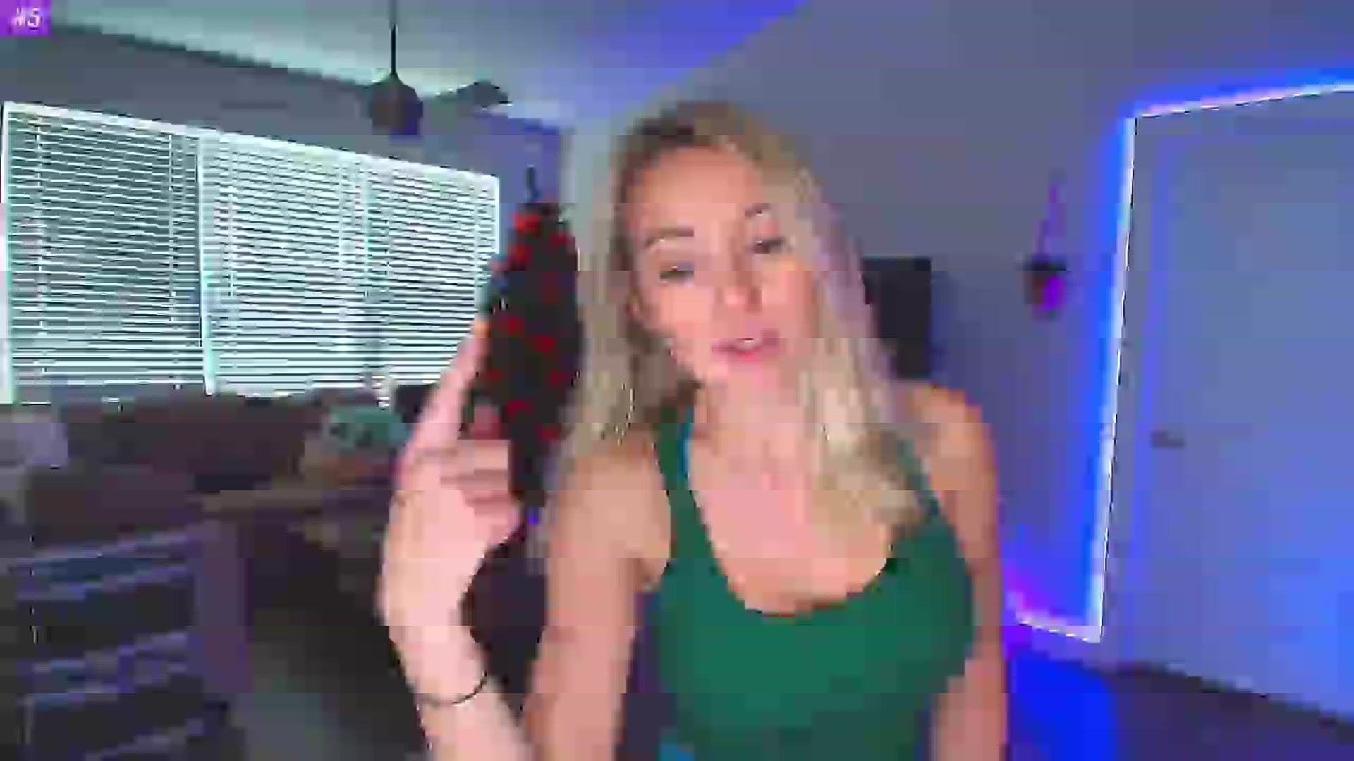 Gallery image thumbnail from Sammy_gray's myfreecams stream on, 10/31/2024, 24:17 image 2 of 20