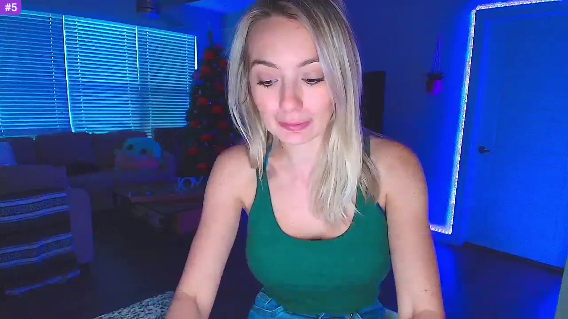 Gallery image thumbnail from Sammy_gray's myfreecams stream on, 10/31/2024, 24:25 image 19 of 20