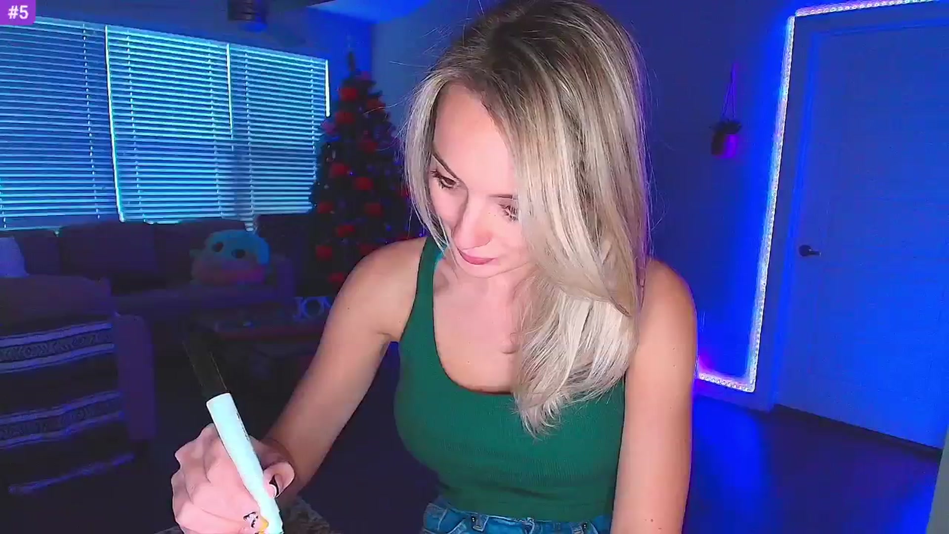 Gallery image thumbnail from Sammy_gray's myfreecams stream on, 10/31/2024, 24:25 image 9 of 20