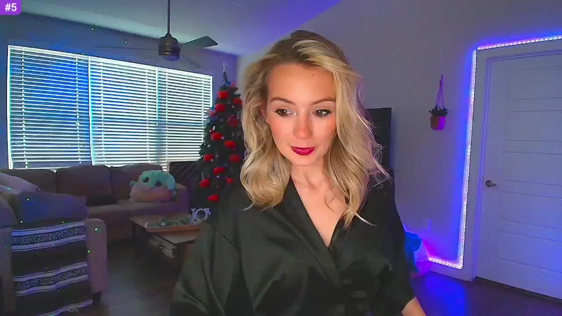 Gallery image thumbnail from Sammy_gray's myfreecams stream on, 10/31/2024, 23:55 image 13 of 20