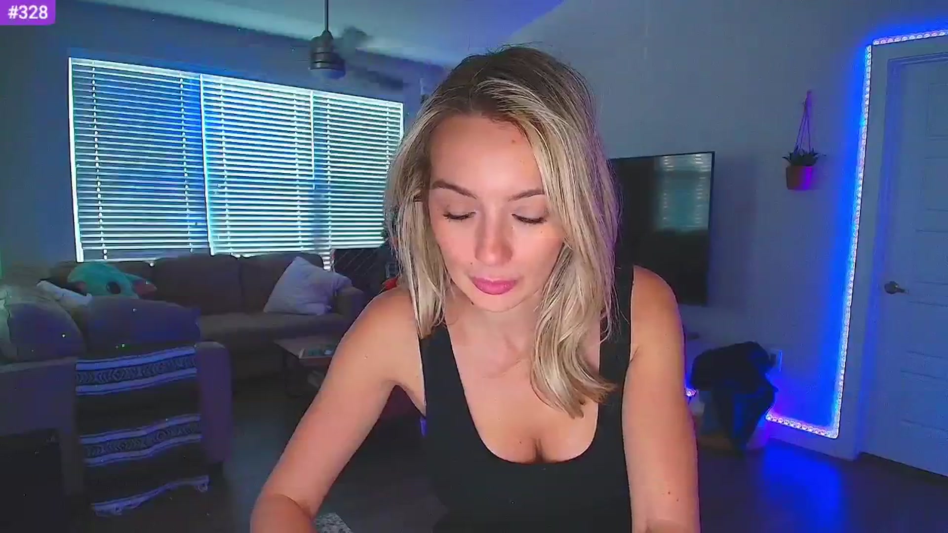 Gallery image thumbnail from Sammy_gray's myfreecams stream on, 11/02/2024, 01:44 image 2 of 20