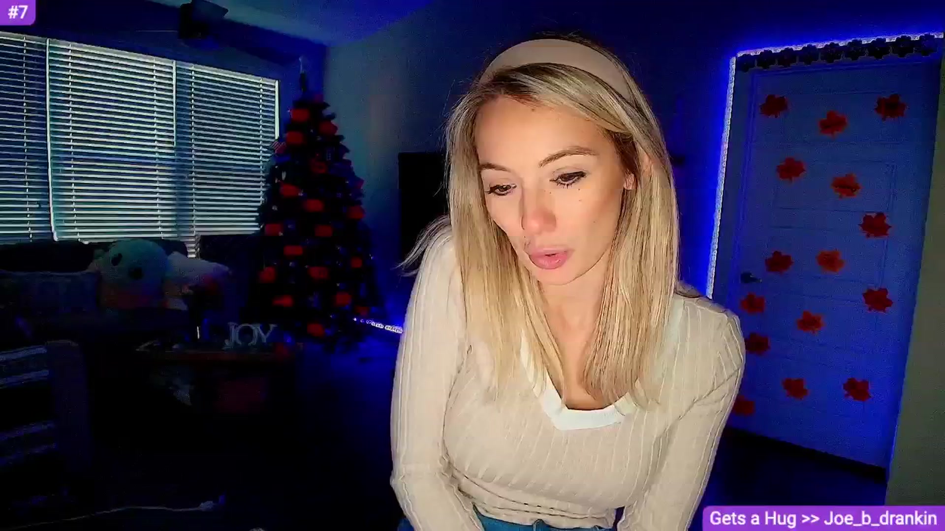 Gallery image thumbnail from Sammy_gray's myfreecams stream on, 11/19/2024, 24:06 image 16 of 20