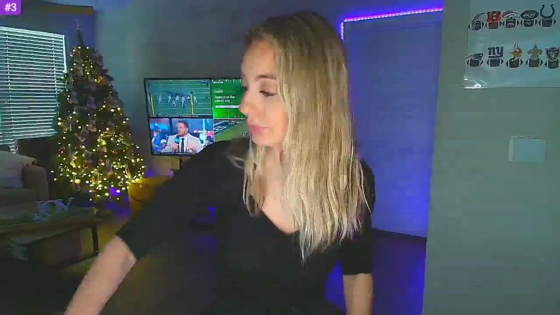 Gallery image thumbnail from Sammy_gray's myfreecams stream on, 12/16/2024, 24:41 image 3 of 20