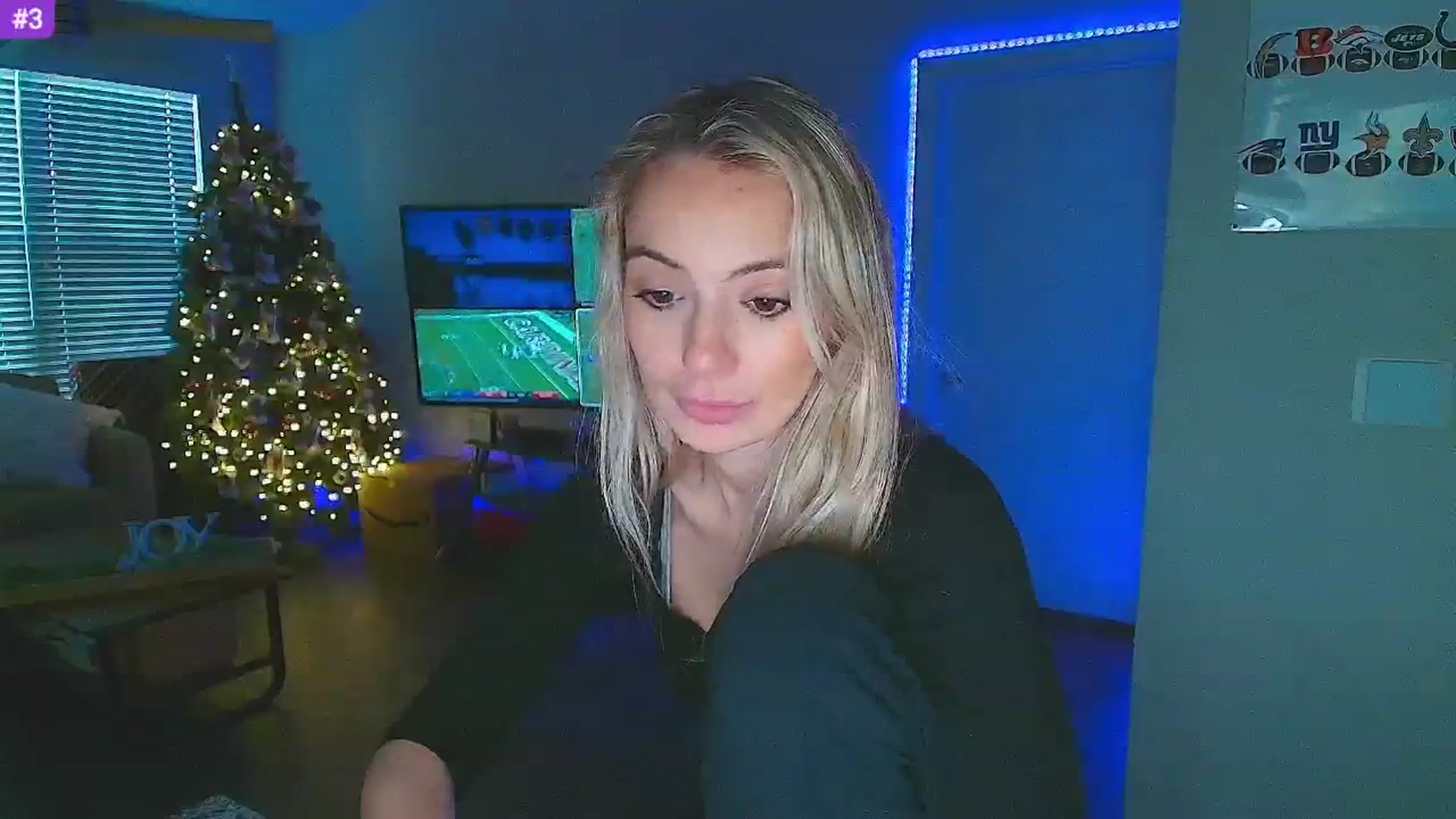 Gallery image thumbnail from Sammy_gray's myfreecams stream on, 12/16/2024, 24:41 image 8 of 20