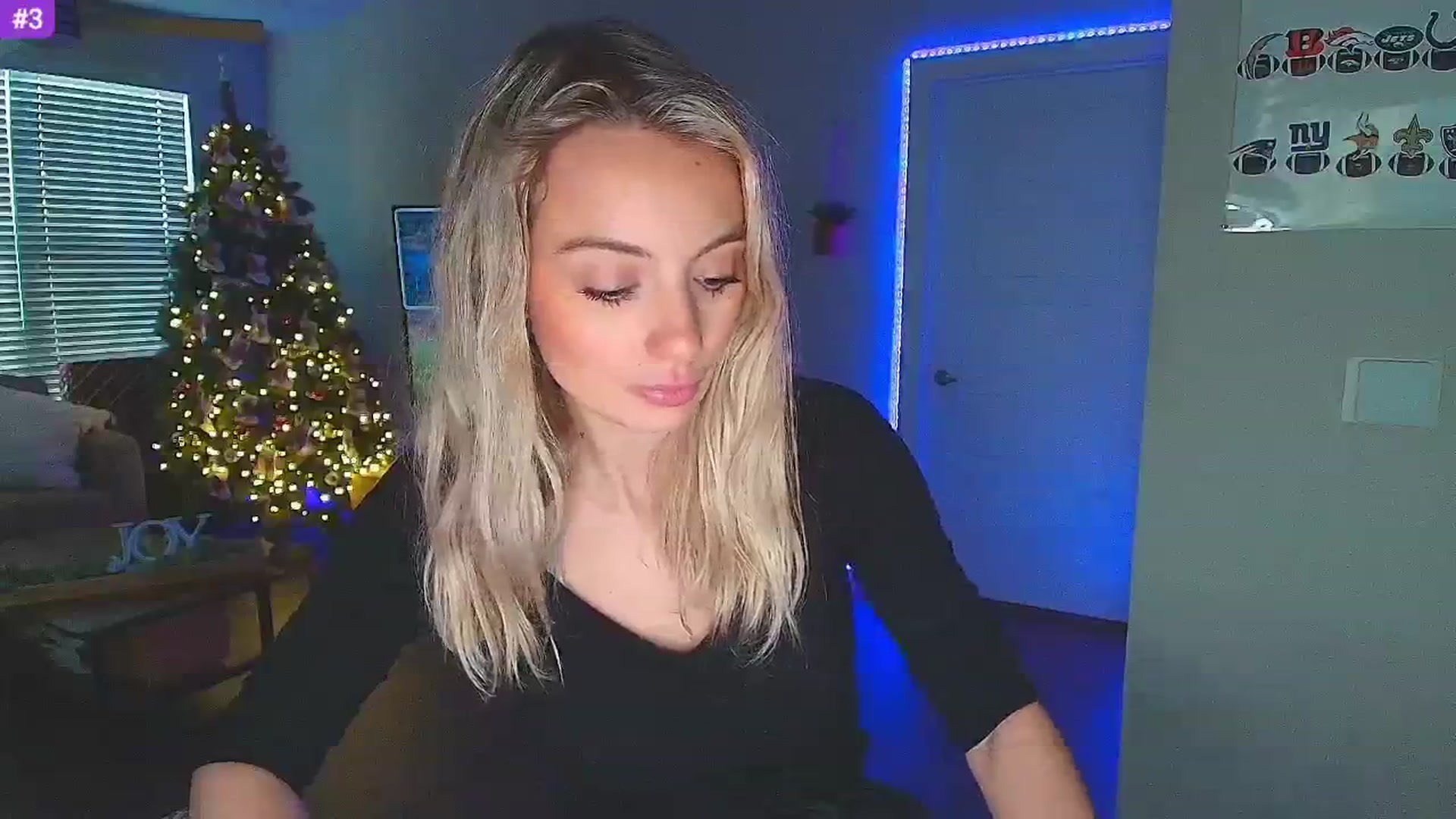 Gallery image thumbnail from Sammy_gray's myfreecams stream on, 12/16/2024, 24:41 image 6 of 20
