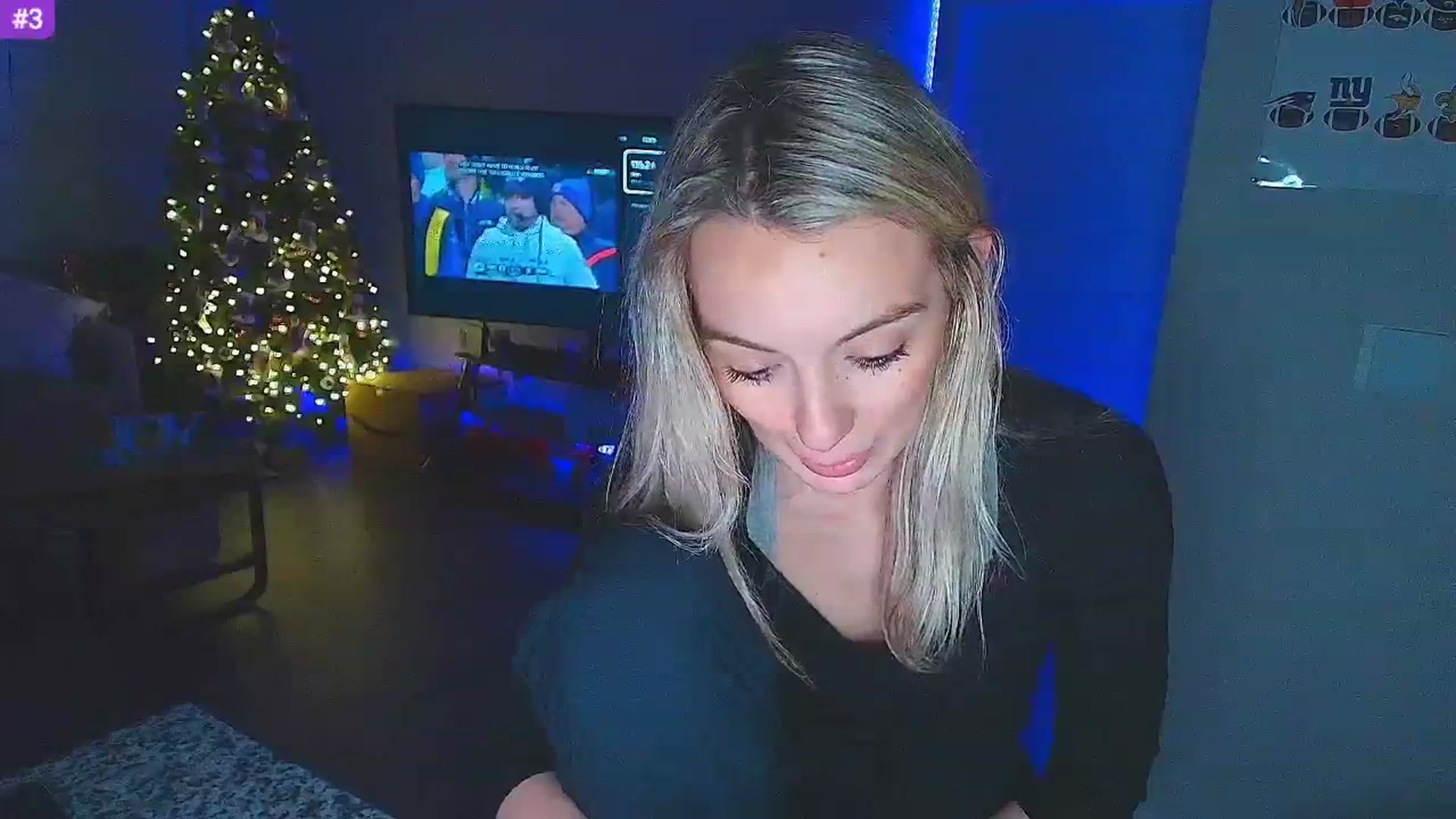 Gallery image thumbnail from Sammy_gray's myfreecams stream on, 12/16/2024, 03:19 image 10 of 20