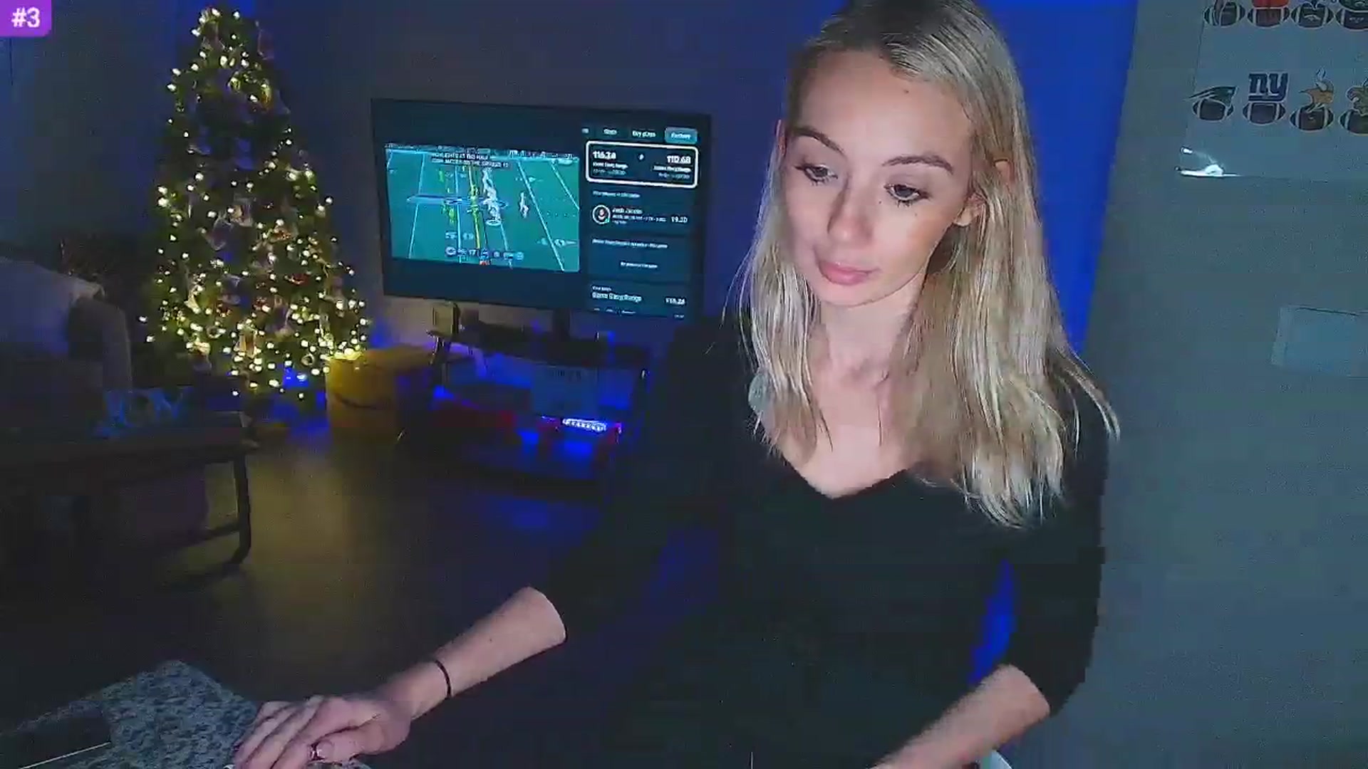 Gallery image thumbnail from Sammy_gray's myfreecams stream on, 12/16/2024, 03:19 image 11 of 20