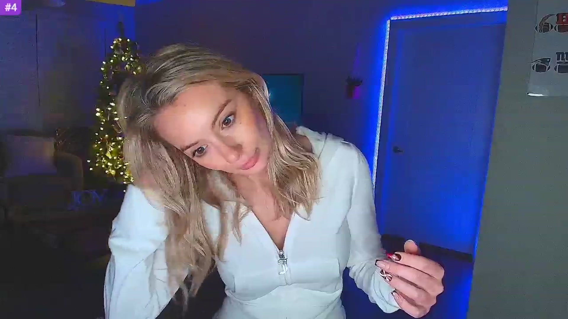 Gallery image thumbnail from Sammy_gray's myfreecams stream on, 12/17/2024, 03:37 image 9 of 20