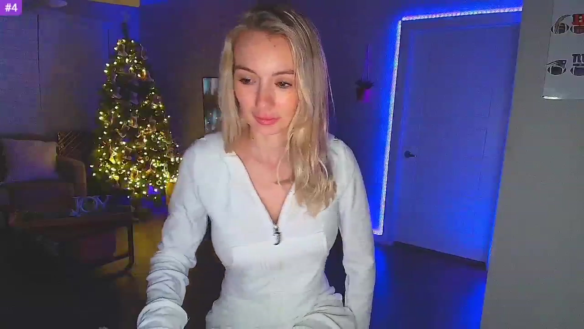 Gallery image thumbnail from Sammy_gray's myfreecams stream on, 12/17/2024, 03:37 image 10 of 20