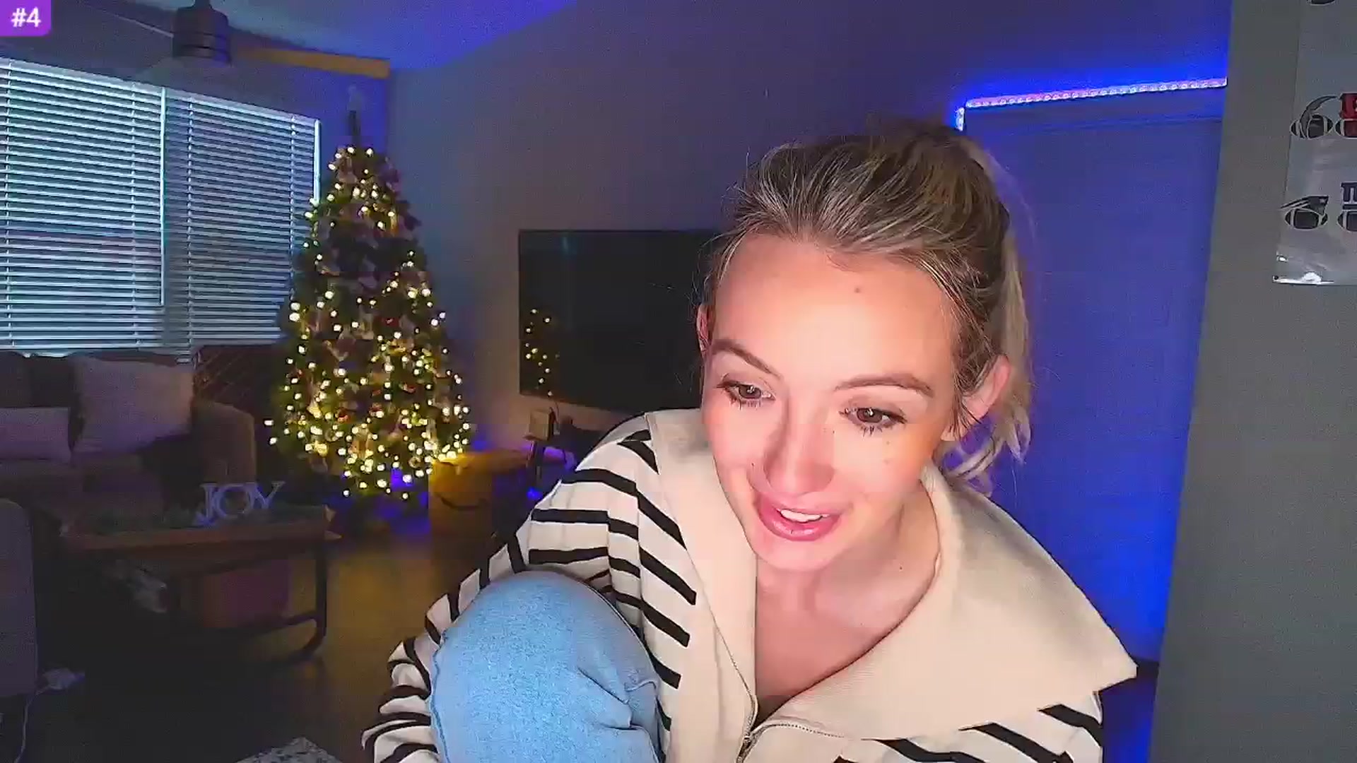 Gallery image thumbnail from Sammy_gray's myfreecams stream on, 12/18/2024, 04:08 image 2 of 20